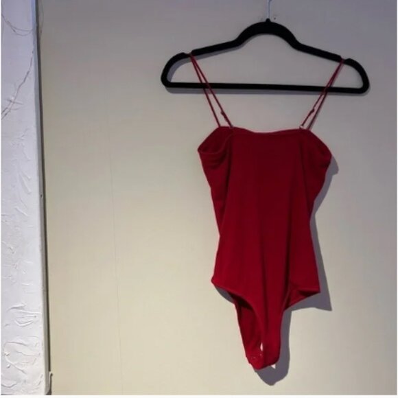 Hollister Ribbed Spaghetti Adjustable Strapped Bodysuit 2 Clasp - Small in Red - Picture 5 of 6